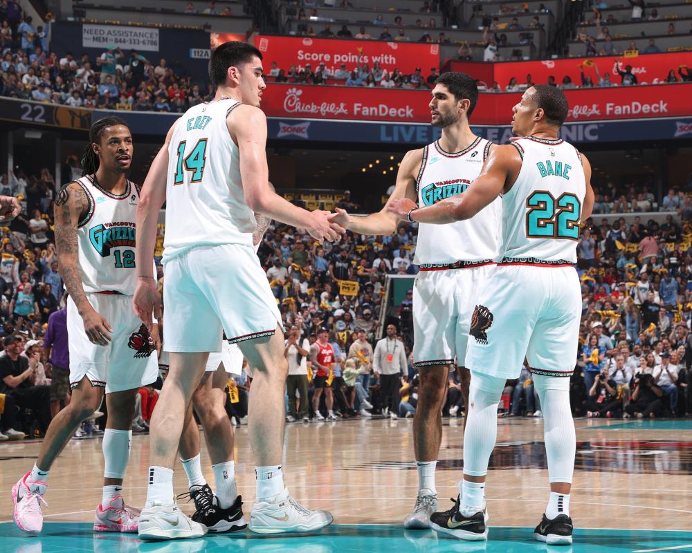 进攻端的犀 进攻端的犀