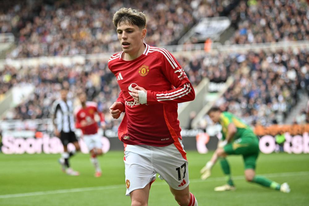 巴萨1.8亿天才哑火，奇兵93分钟绝平！2-2荷兰，西班牙17场不败.